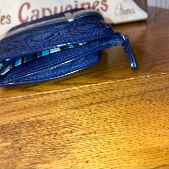 Vera Bradley Vintage Bifold Quilted Wallet Navy - EUC - Picture 9 of 11
